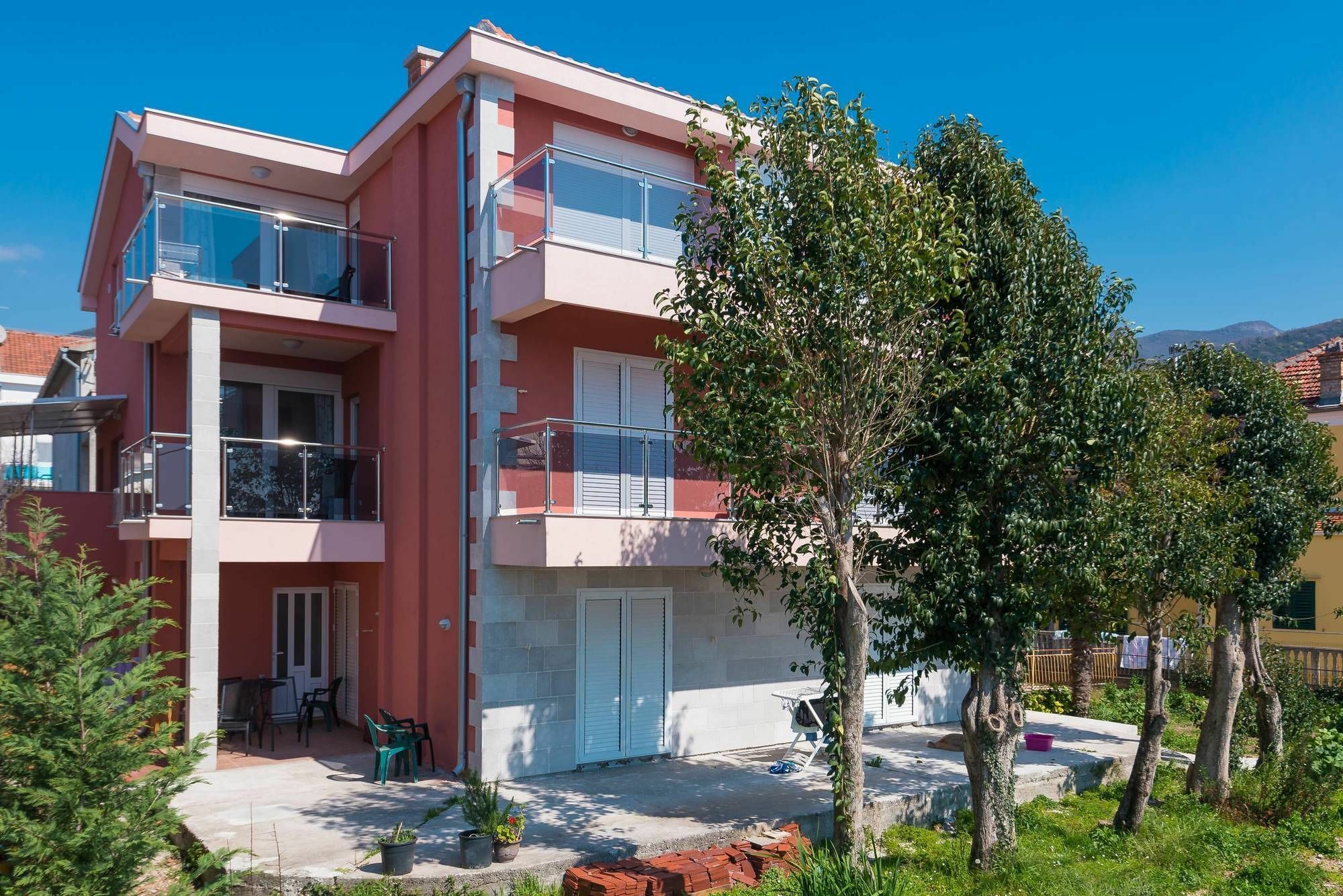Apartments Delfin Teodo Esterno foto